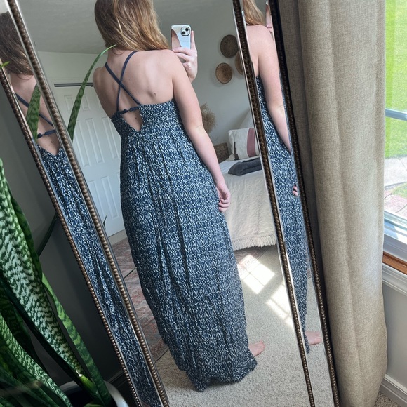 Boutique Maxi Dress Boho Lace Flowy Style Cross-back - Picture 3 of 4